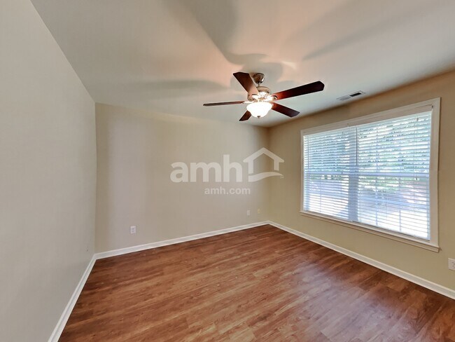 Building Photo - 7355 Sedgebrook Dr W