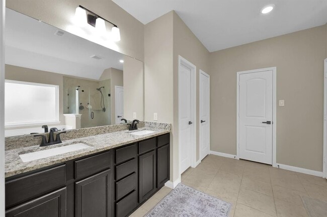 Building Photo - 22510 Red Sparrow Dr