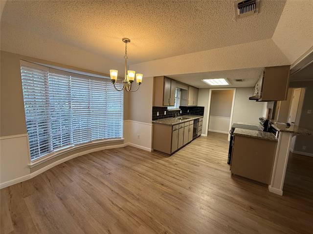 Building Photo - 5912 Pleasant Hill Dr