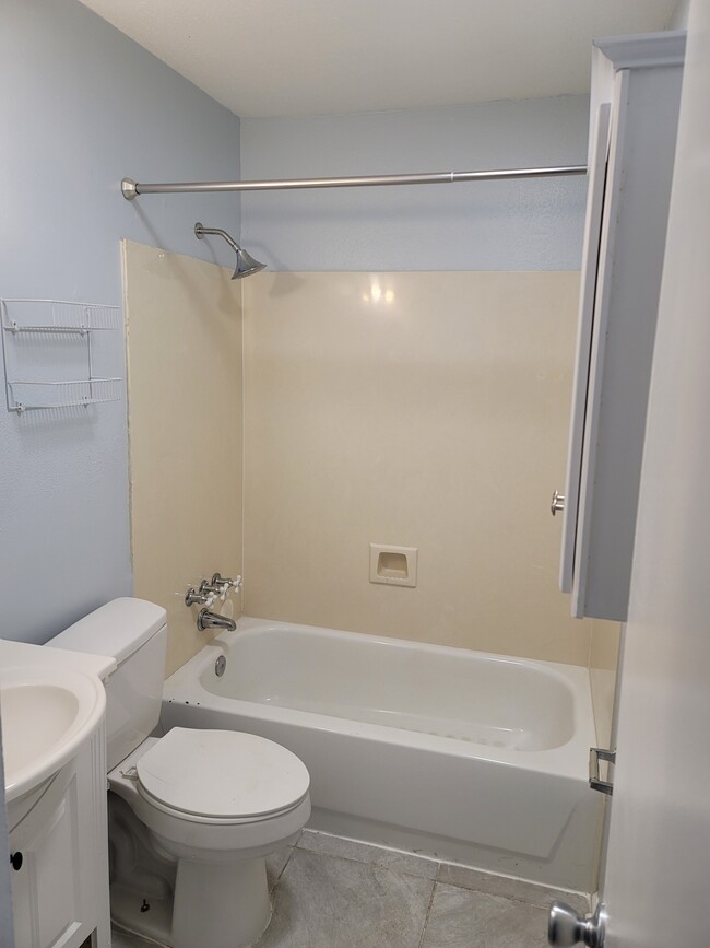 Upstairs Bathroom - 811 Vouray Dr