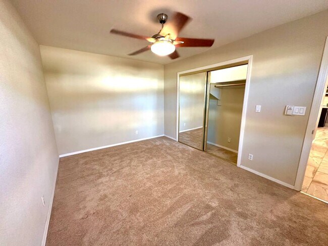 Building Photo - Virginia Hills-3 Bedroom, 2 Bath, Townhome with Garage and Pool