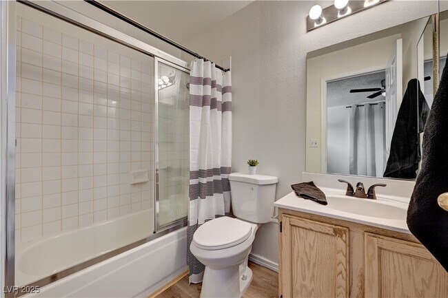 Building Photo - 2040 Willowbury Dr