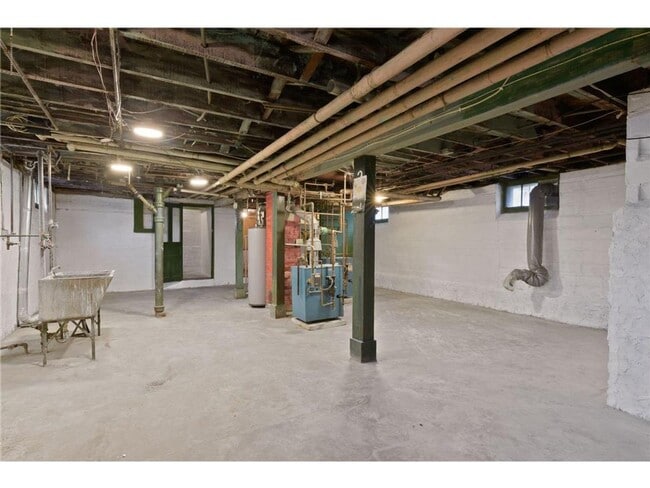 Building Photo - 311 23rd Ave NE