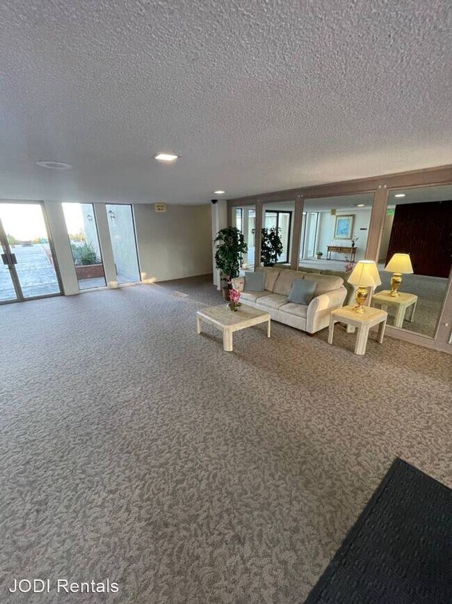 Building Photo - 1 br, 1 bath House - 380 Vallejo Drive Uni...