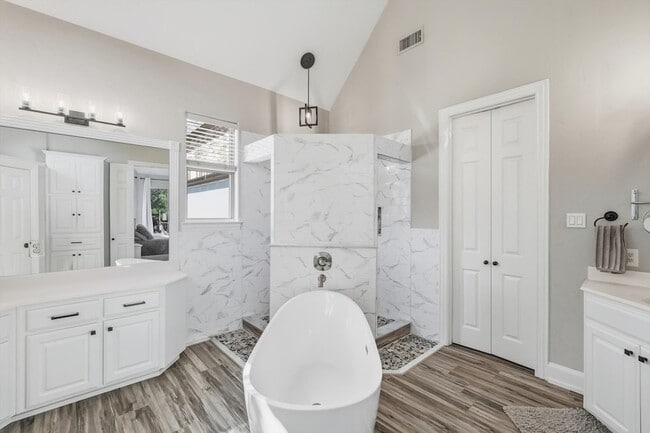 Building Photo - 7889 Steeplechase Cir