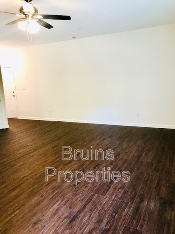 Building Photo - 2606 Pennoak Way