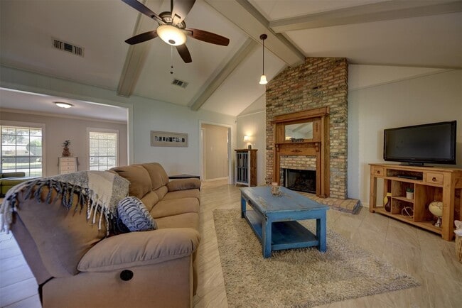 Building Photo - 2107 Timber Ln