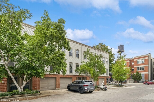 Primary Photo - 1751 W Julian St