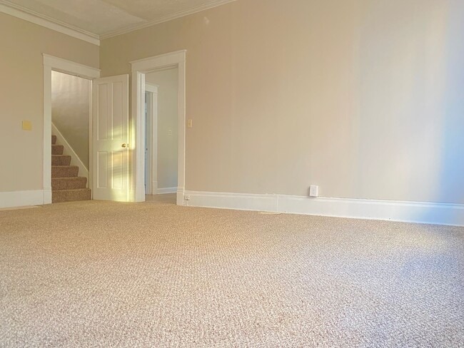 Building Photo - Updated 4 bed 2 bath house right in the heart of Benson.