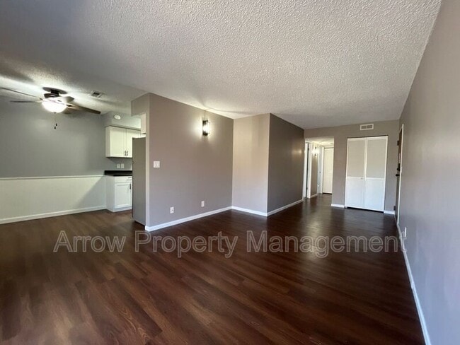 Building Photo - 3405 Holdrege St