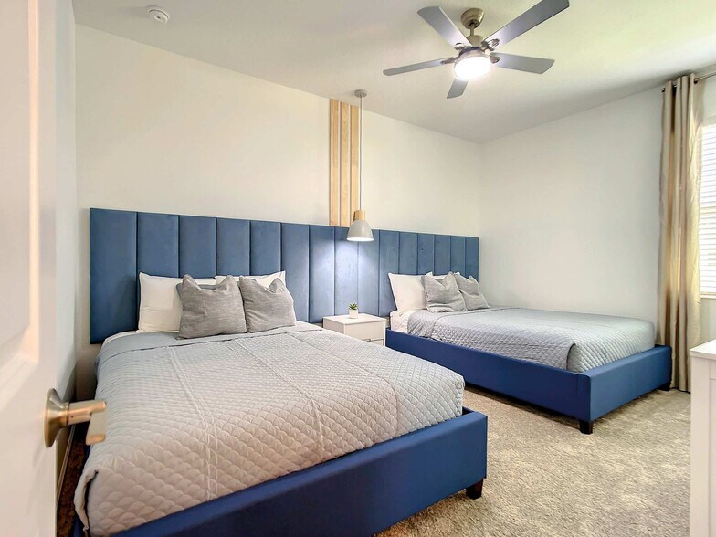 Building Photo - 1003 Splash Shot Pl