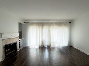 Building Photo - 6500 Harbor Town Dr