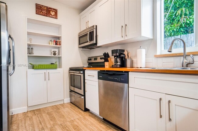 Building Photo - 113 SW 2nd St