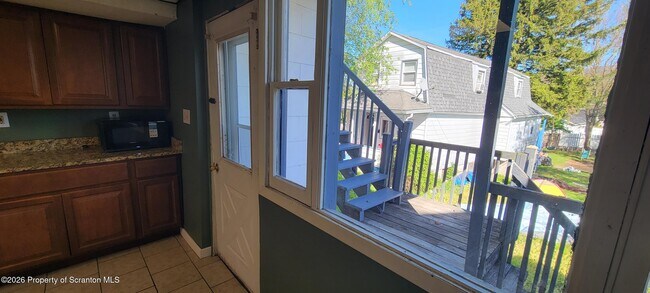 Building Photo - 32 Murray St