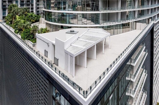 Building Photo - 300 Biscayne Blvd Way