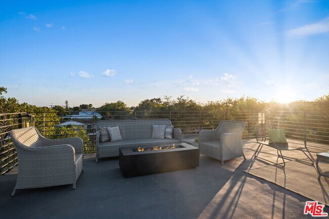 Building Photo - 12672 Stanwood Dr