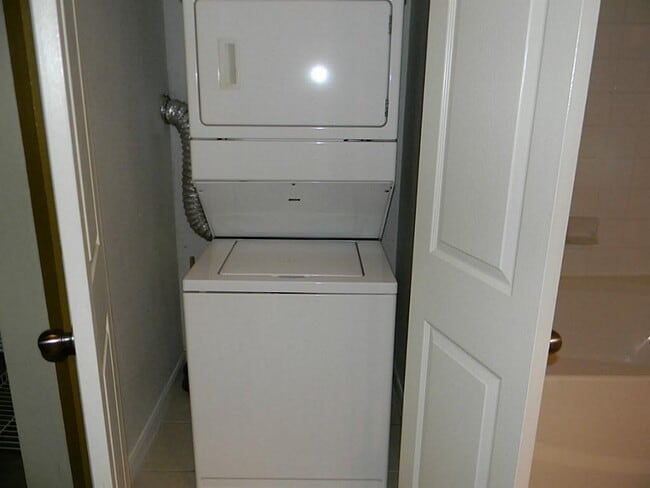 Building Photo - 1330 Old Spanish Trl