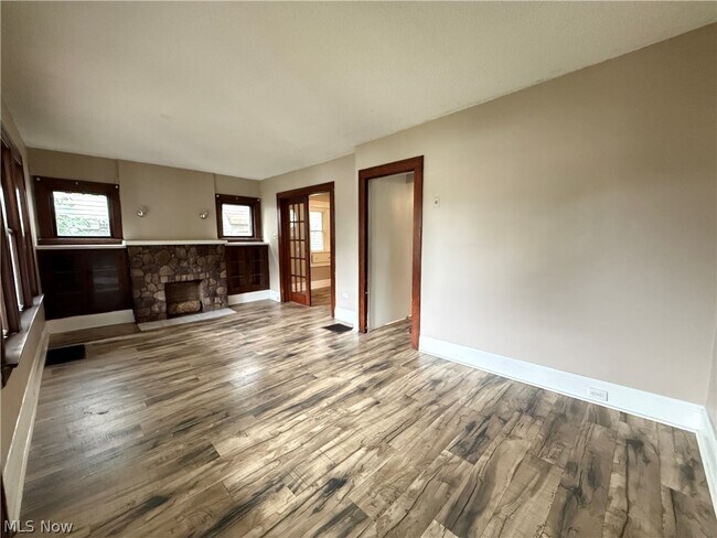 Building Photo - 897 Polk Ave