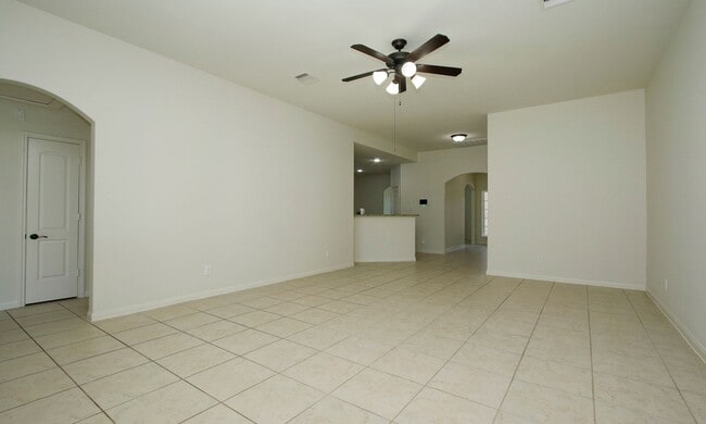 Building Photo - For Lease | 3 Bed, 2 Bath | 1,766 Sq Ft | ...