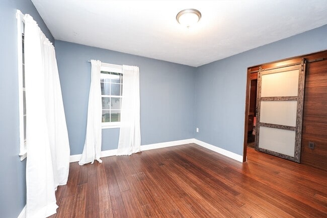 Building Photo - 55 Glenrose Ave