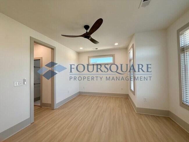 Building Photo - Modern 4-Bed Townhome with Designer Finishes, Dual Balconies & EV-Ready Garage – Inside the Beltl...