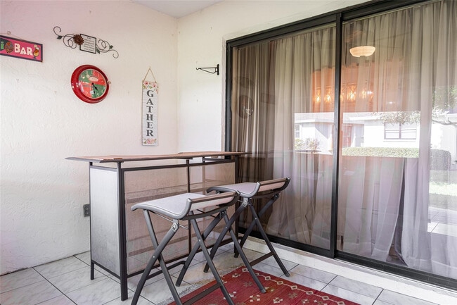 Building Photo - 9870 Pecan Tree Dr