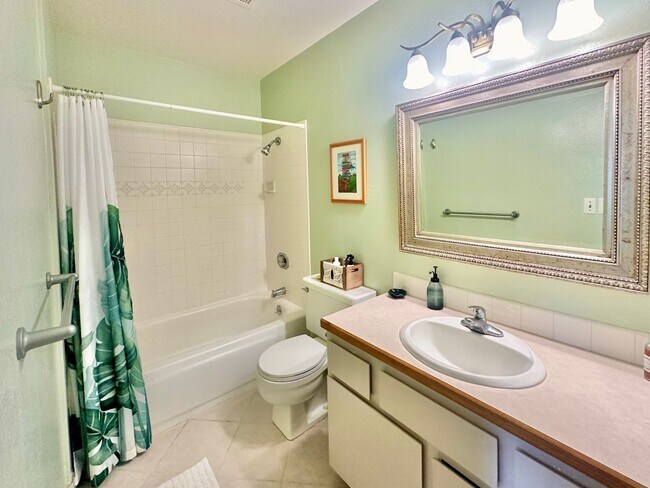 Building Photo - Furnished 2 bedroom 2 bath condo 2 assigned parking stalls