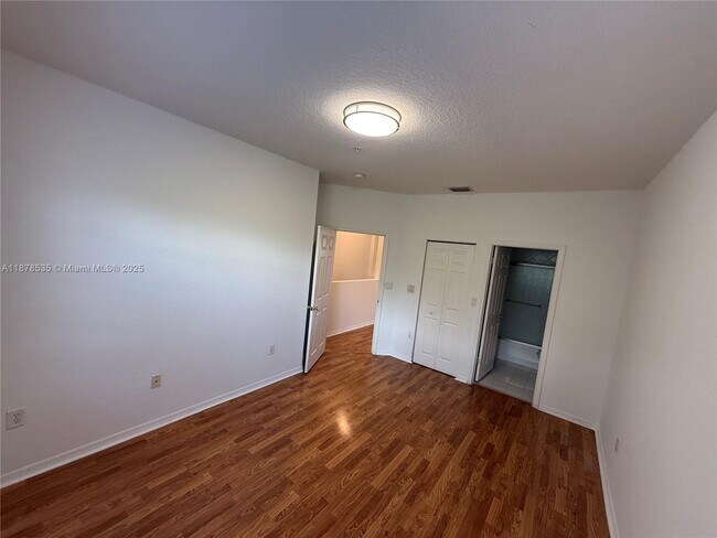 Building Photo - 5620 NW 114th Path