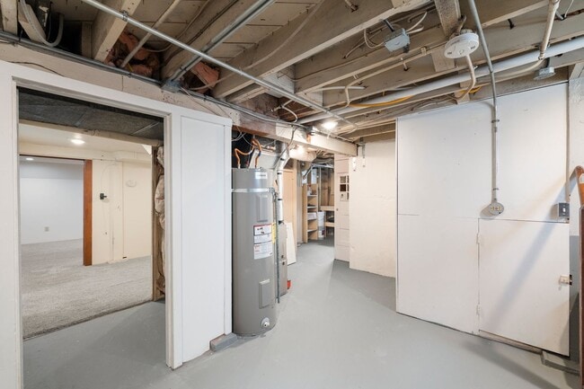 Building Photo - 2 bedroom 1 bath with full basement in Sellwood!