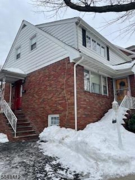 Building Photo - 62 MacArthur Ave