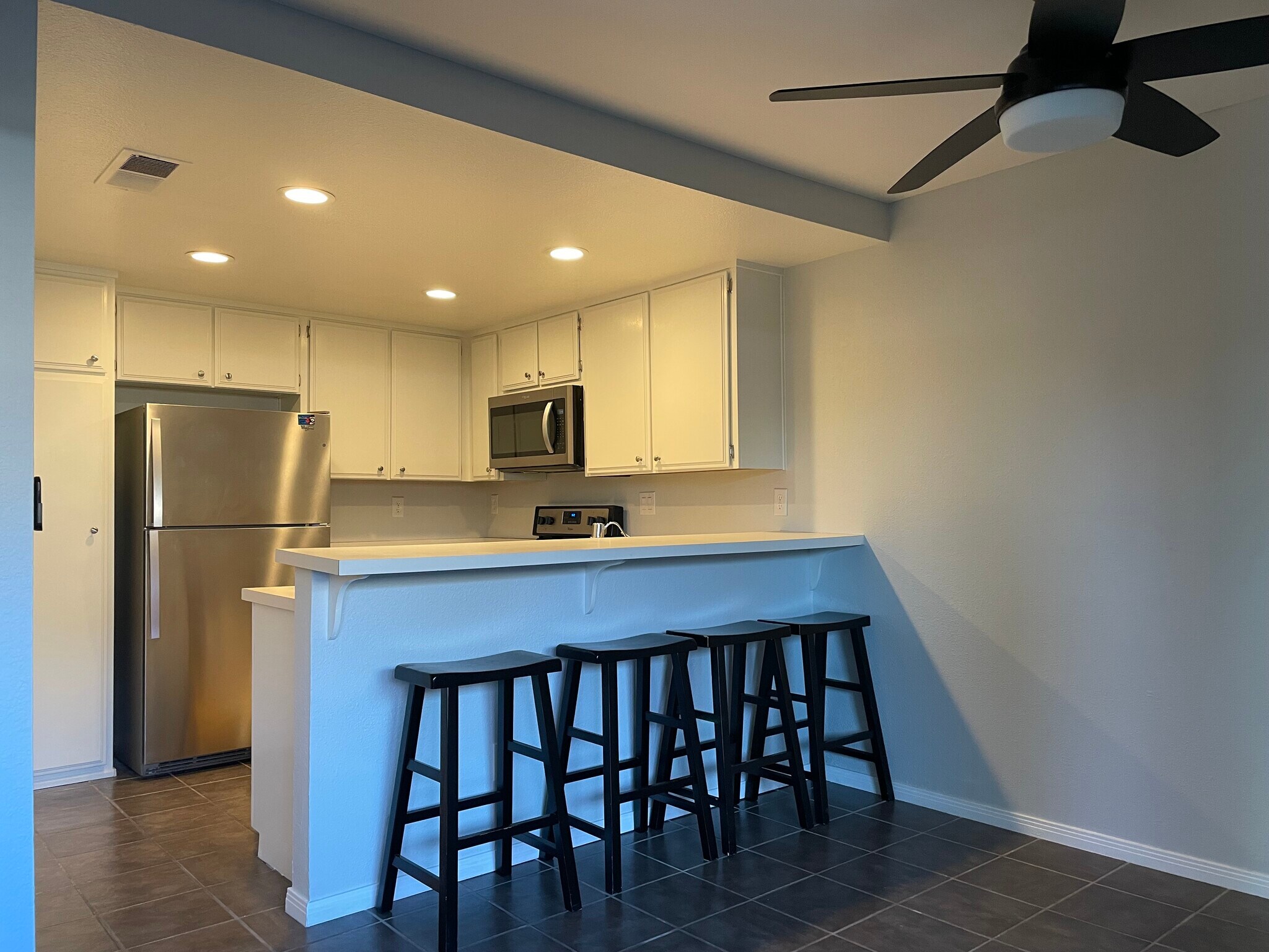 Building Photo - 6510 College Grove Dr