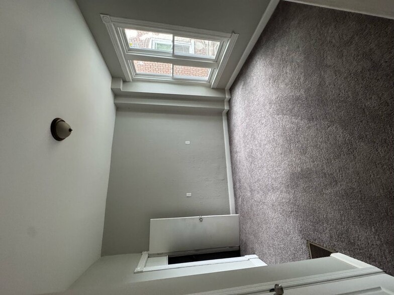 Building Photo - 241 N 4th St