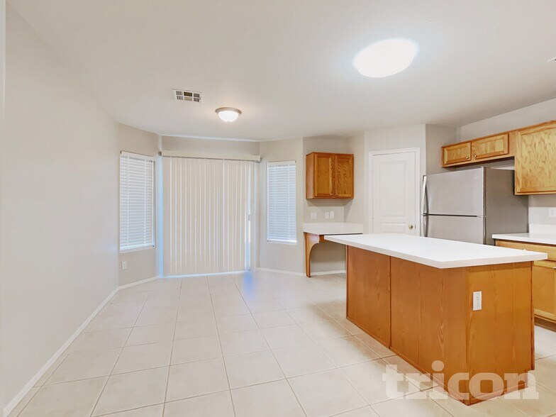 Building Photo - 2522 S 114th Ln