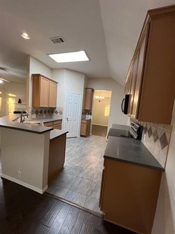 Building Photo - 2728 Stallion Dr