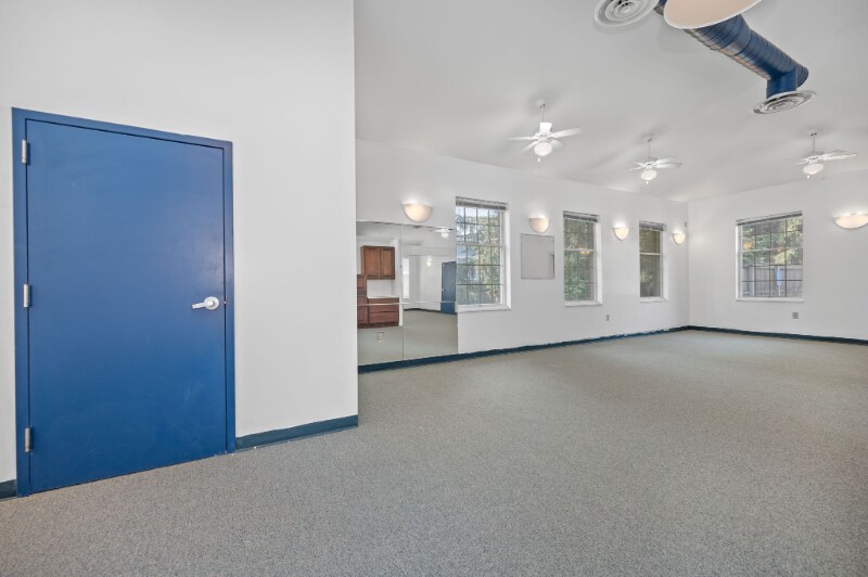 Building Photo - 4630 Pleasant Ave