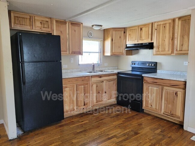 Building Photo - 432 Pocahontas St W