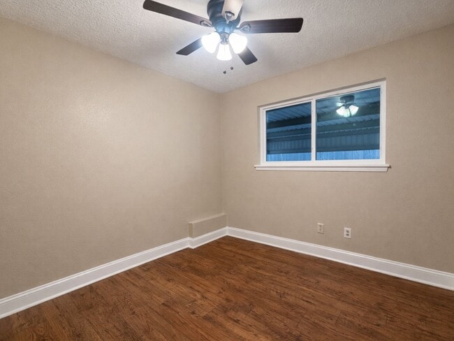 Building Photo - 1318 Epsilon St