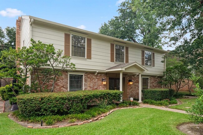 Building Photo - 527 Briar Knoll Dr