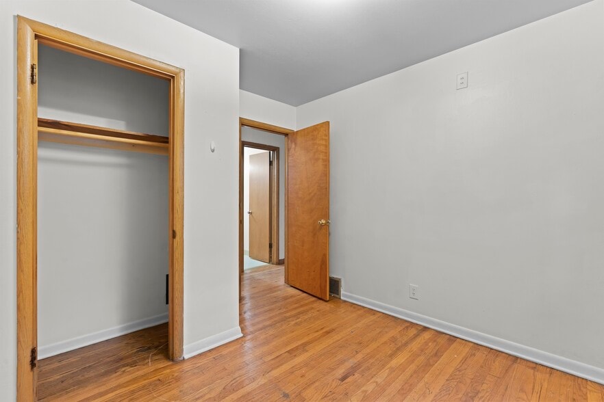 Building Photo - 3216 N Downer Ave