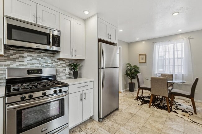 Building Photo - Daly City - Easy Commute Single Family Hom...