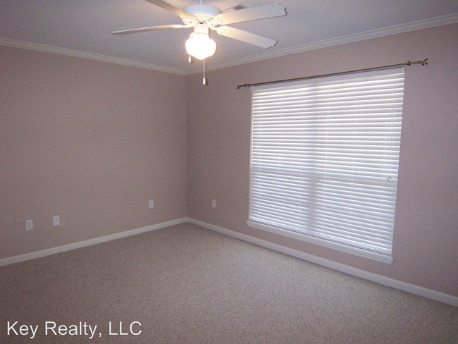 Building Photo - 2 br, 2 bath House - 549-G Versailles Blvd