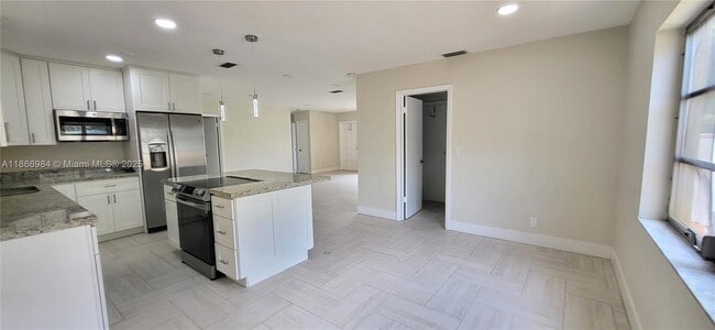 Building Photo - 1444 SW 32nd Ct