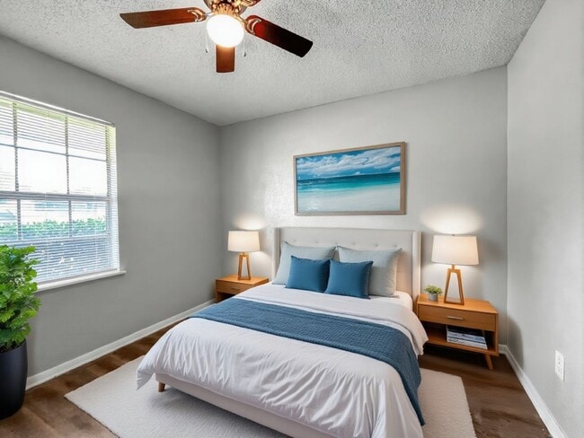 Building Photo - Pet-Friendly 5BR/2BA Home w/ Garage & Fenc...