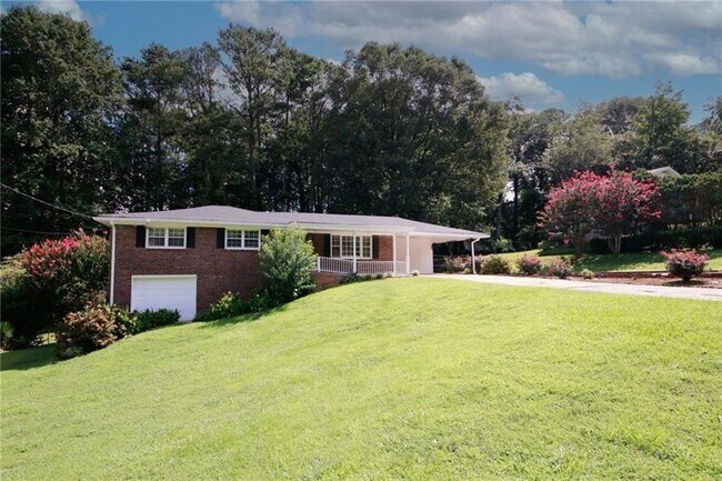 Building Photo - 840 Howard Ct SW