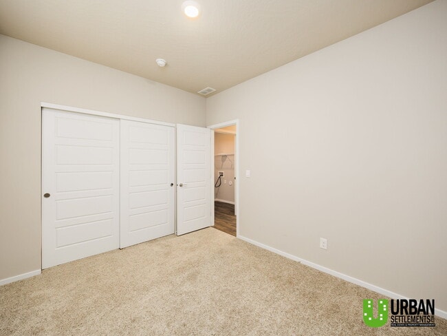 Building Photo - 5803 W Jamestown Ln