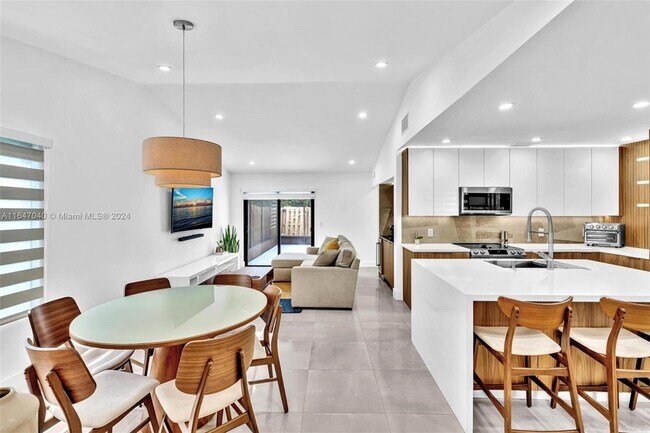 Building Photo - 9940 Watermill Cir