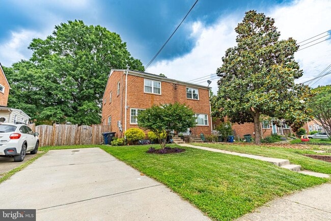 Building Photo - 4113 Usher Ave