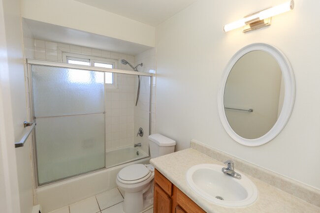 Building Photo - 1097 Tienken Ct