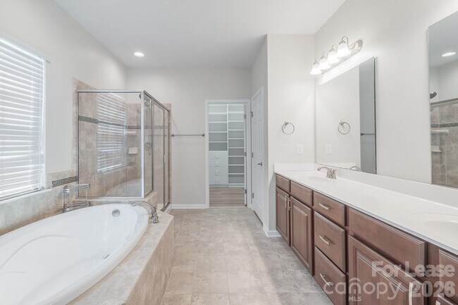 Building Photo - 3048 Arsdale Rd