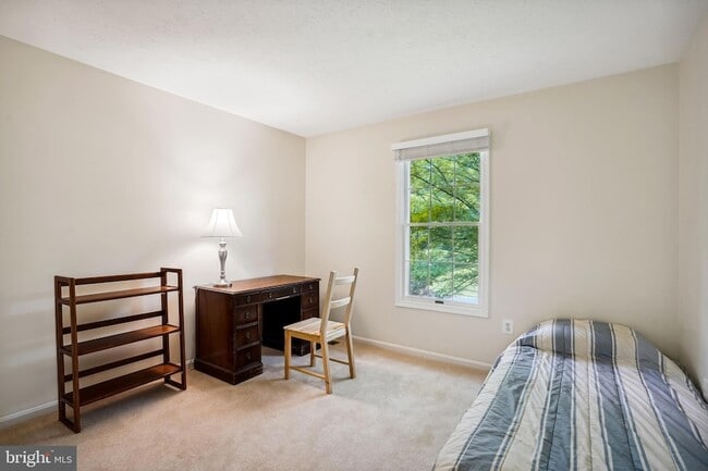 Building Photo - 9708 Locust Hill Dr